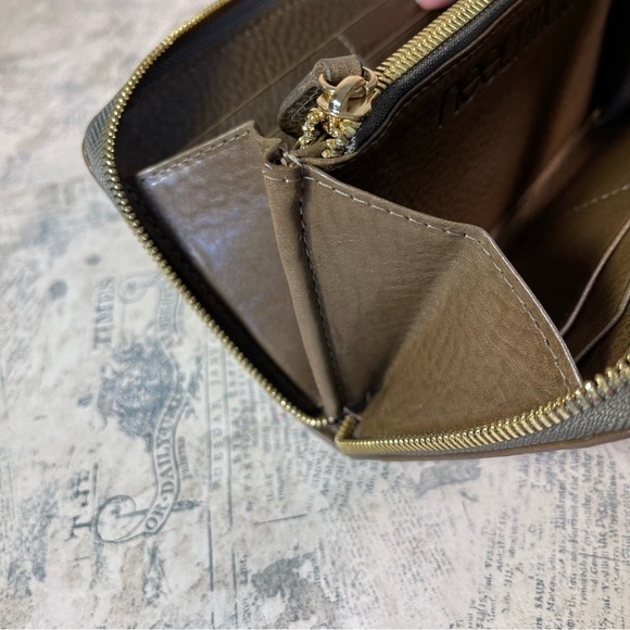 Neely Mack San Francisco zipper around brown leather wallet - Picture 8 of 12